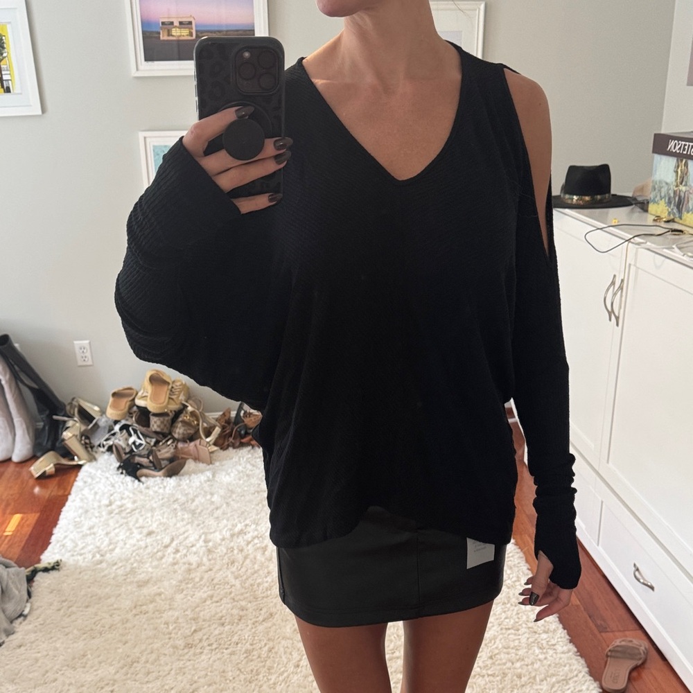 Sen Grace Black Cold Shoulder Sweater